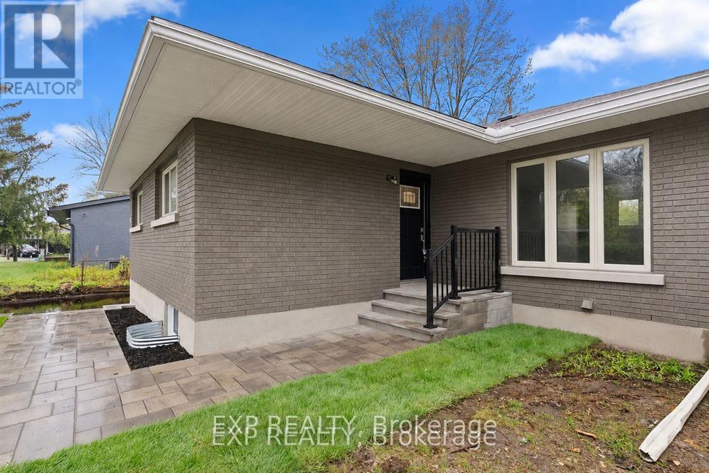 2393 Sheldon Avenue, Ottawa, Ontario  K2C 1K4 - Photo 3 - X13448798