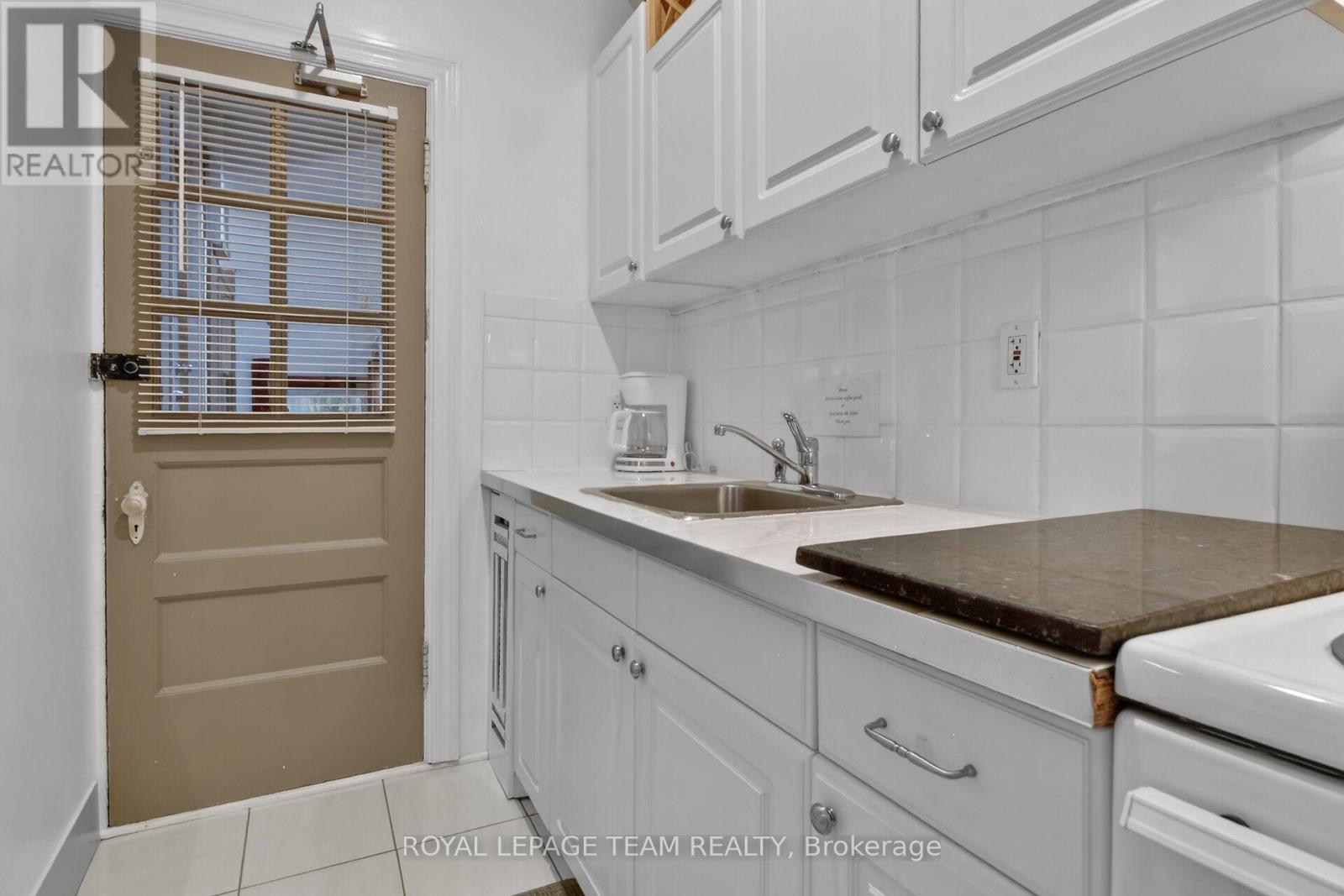 64 Delaware Avenue S, Ottawa, Ontario  K2P 0Z3 - Photo 23 - X13448840