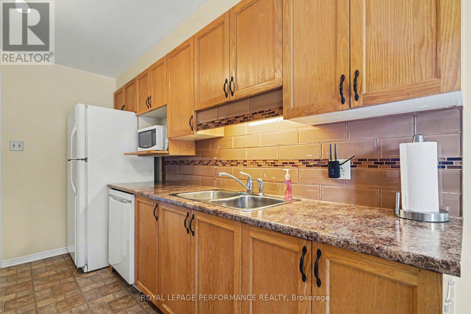 6145 Oak Meadows Drive, Ottawa, Ontario  K1C 7G7 - Photo 11 - X13449094