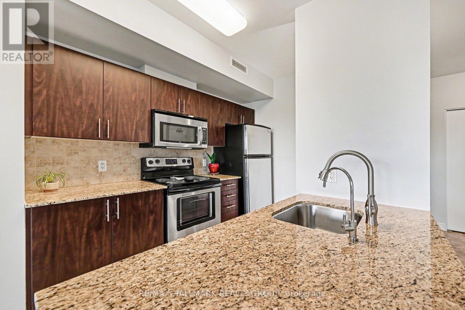 1001 - 70 Landry Street, Ottawa, Ontario  K1L 0A8 - Photo 10 - X13449152