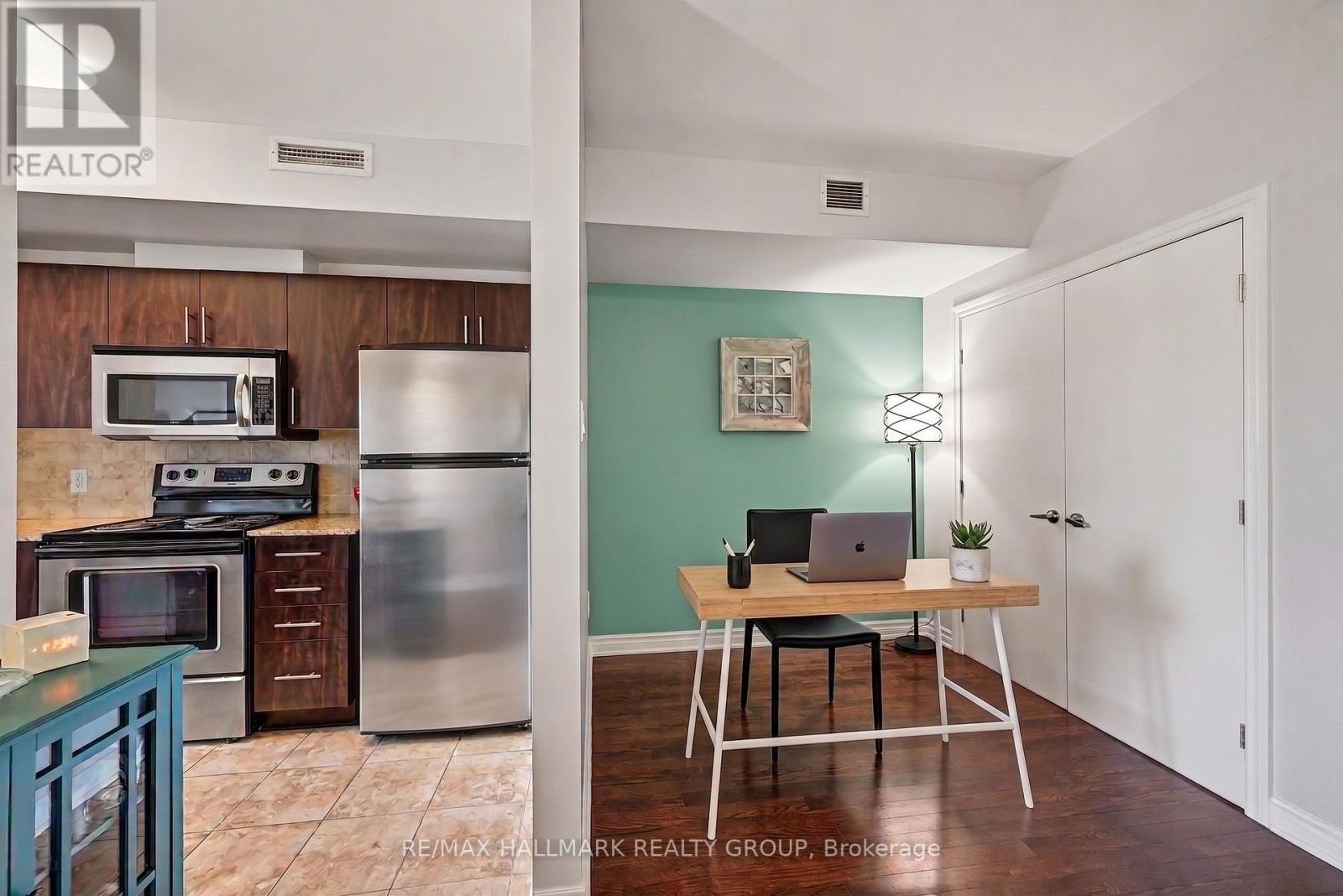 1001 - 70 Landry Street, Ottawa, Ontario  K1L 0A8 - Photo 4 - X13449152