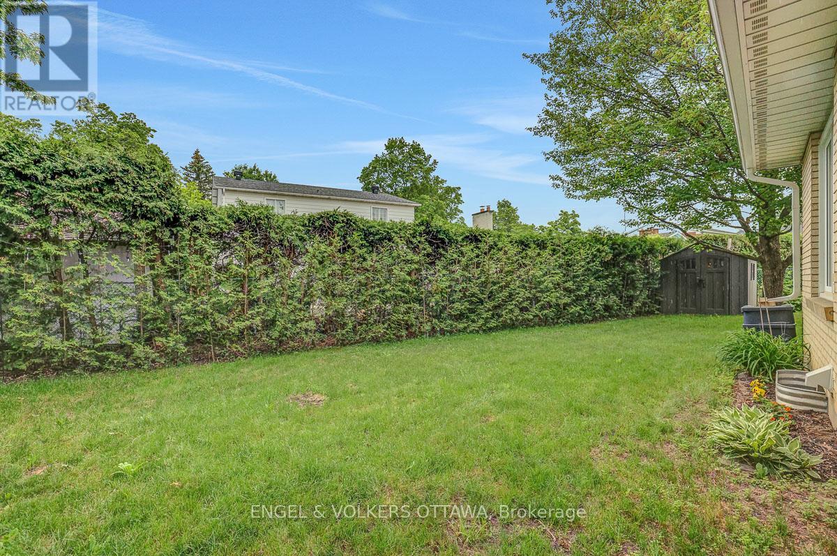 2032 Delmar Court, Ottawa, Ontario  K1H 5R6 - Photo 47 - X13449406
