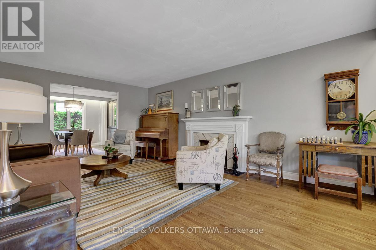 2032 Delmar Court, Ottawa, Ontario  K1H 5R6 - Photo 7 - X13449406