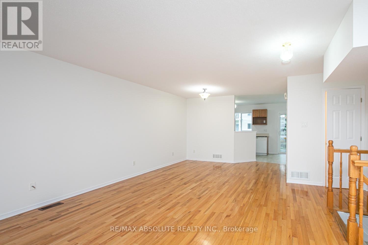 250 Gershwin Private, Ottawa, Ontario  K2H 1G5 - Photo 3 - X13449548