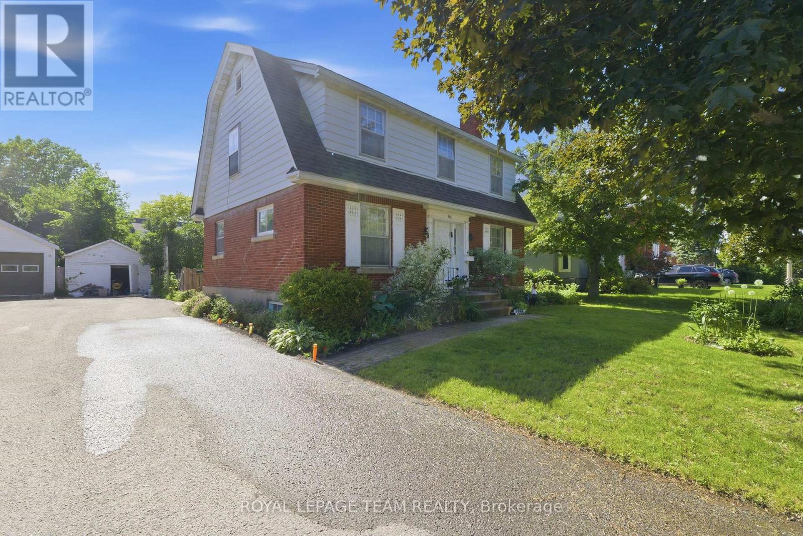 416 Tweedsmuir Avenue, Ottawa, Ontario  K1Z 5N5 - Photo 1 - X13449570