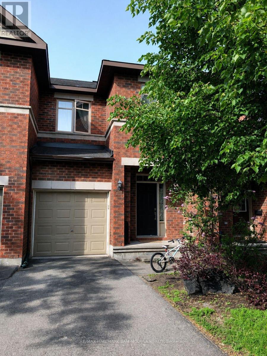 202 Badgeley Avenue, Ottawa, Ontario  K2T 0A4 - Photo 1 - X13449884
