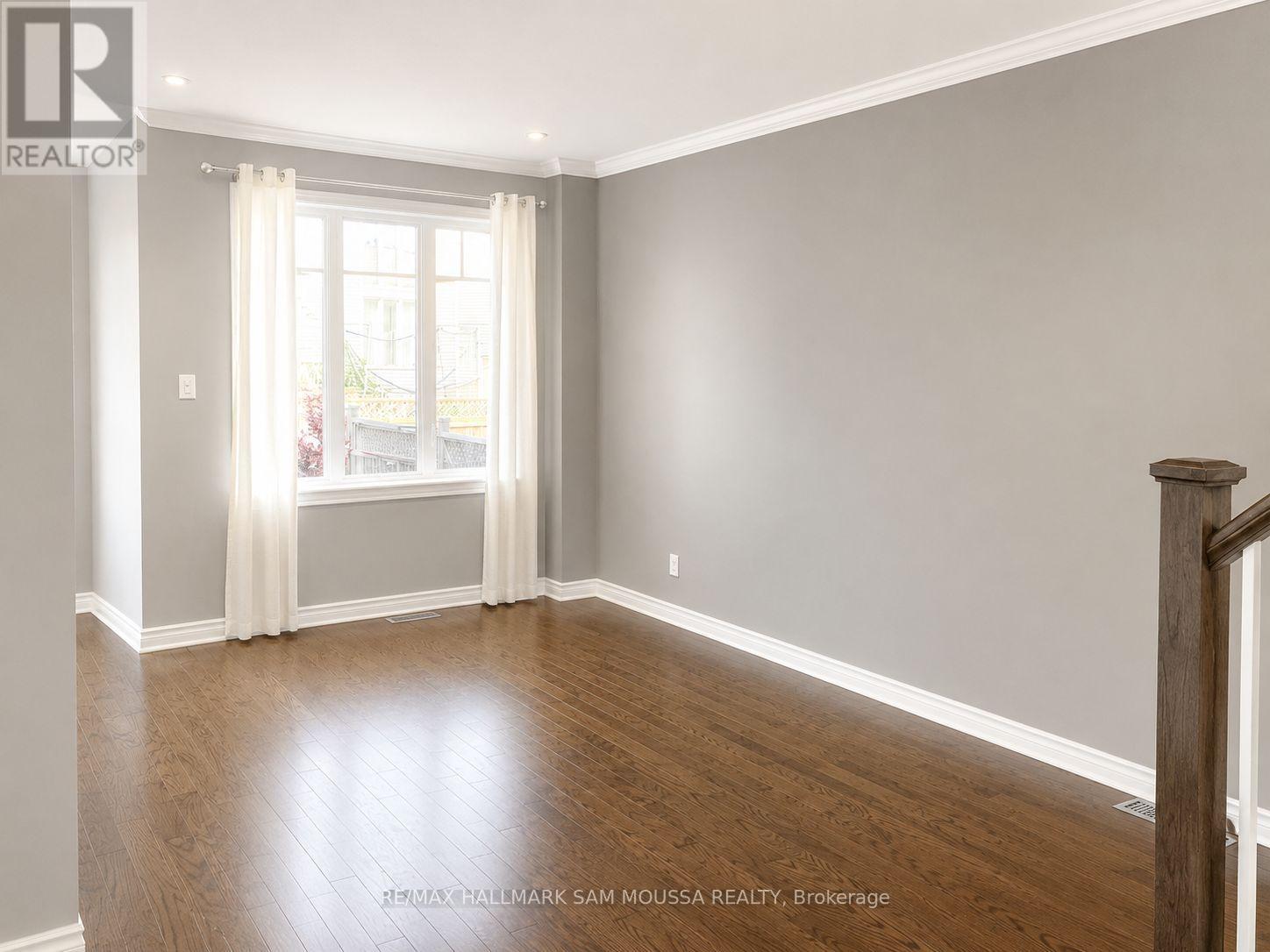 202 Badgeley Avenue, Ottawa, Ontario  K2T 0A4 - Photo 3 - X13449884