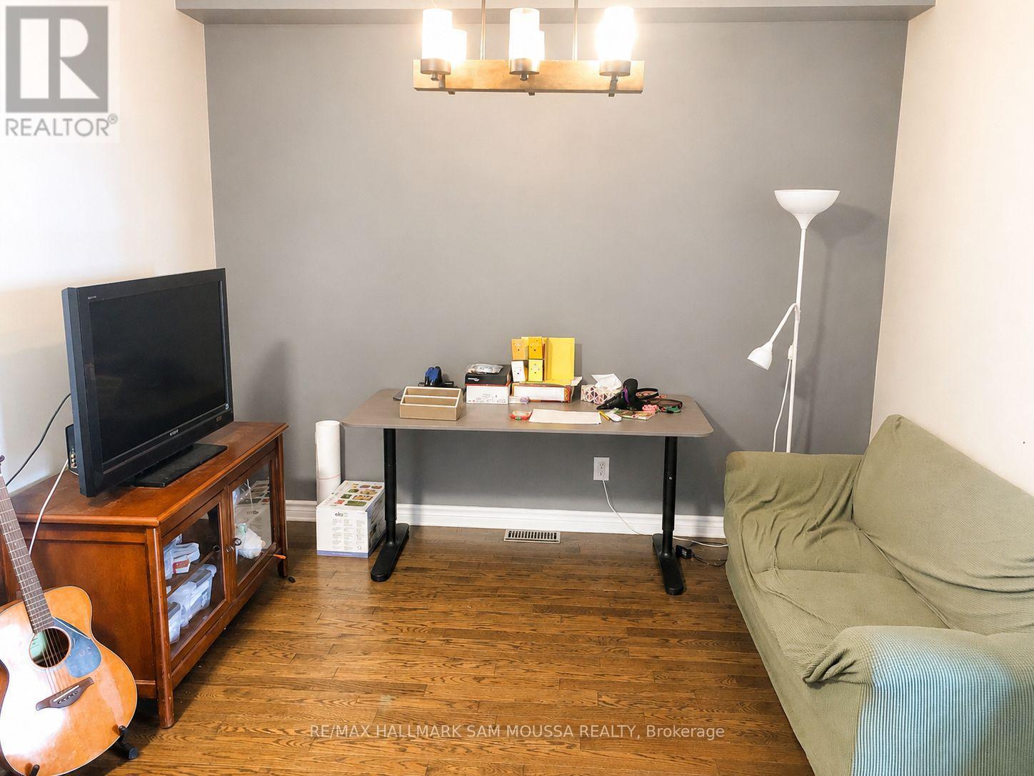 202 Badgeley Avenue, Ottawa, Ontario  K2T 0A4 - Photo 6 - X13449884
