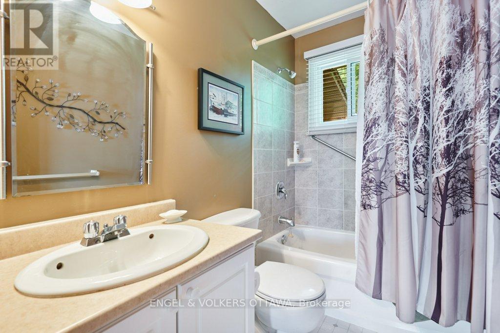 1054 Coutlee Point Lane, Frontenac, Ontario  K0H 2P0 - Photo 22 - X13450444