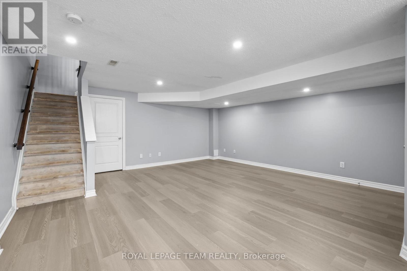 943 Klondike Road, Ottawa, Ontario  K2W 0E3 - Photo 17 - X13450490