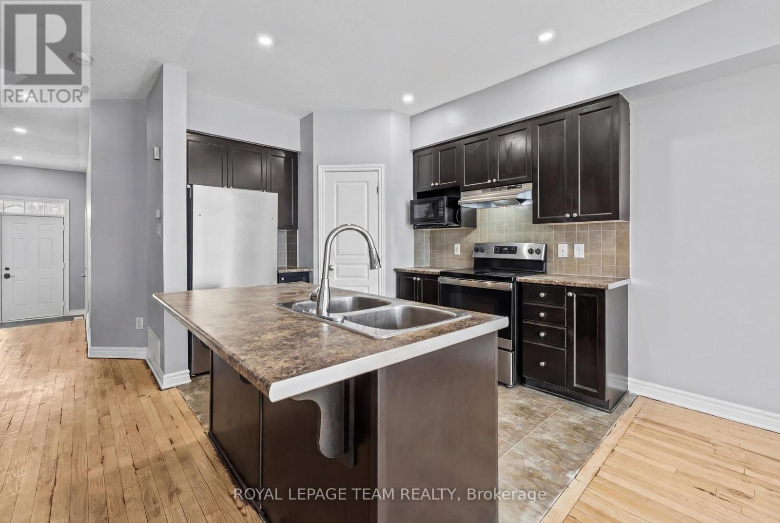 943 Klondike Road, Ottawa, Ontario  K2W 0E3 - Photo 4 - X13450490