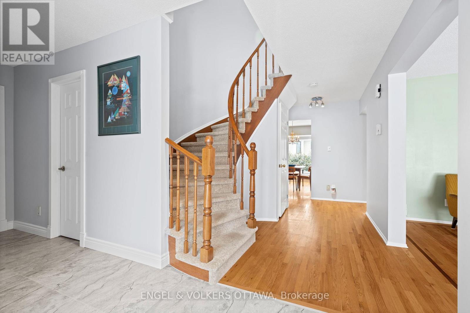 3 Balding Crescent, Ottawa, Ontario  K2K 2L4 - Photo 2 - X13450594