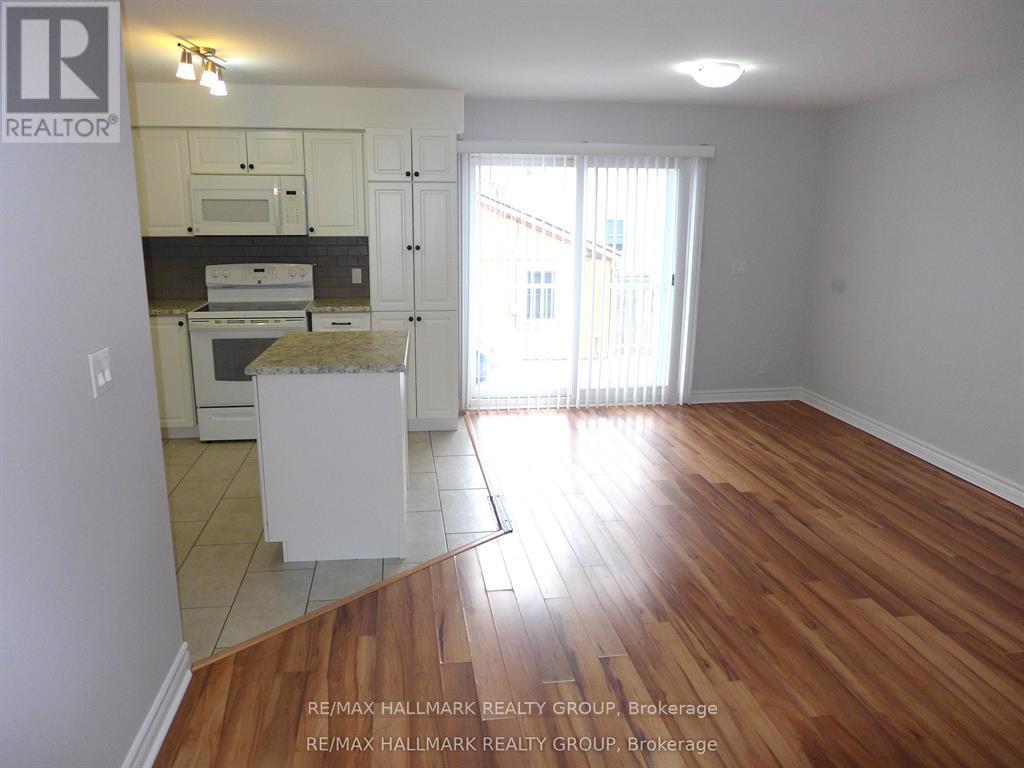 3 - 216 Carillon Street, Ottawa, Ontario  K1L 5X8 - Photo 3 - X13450662