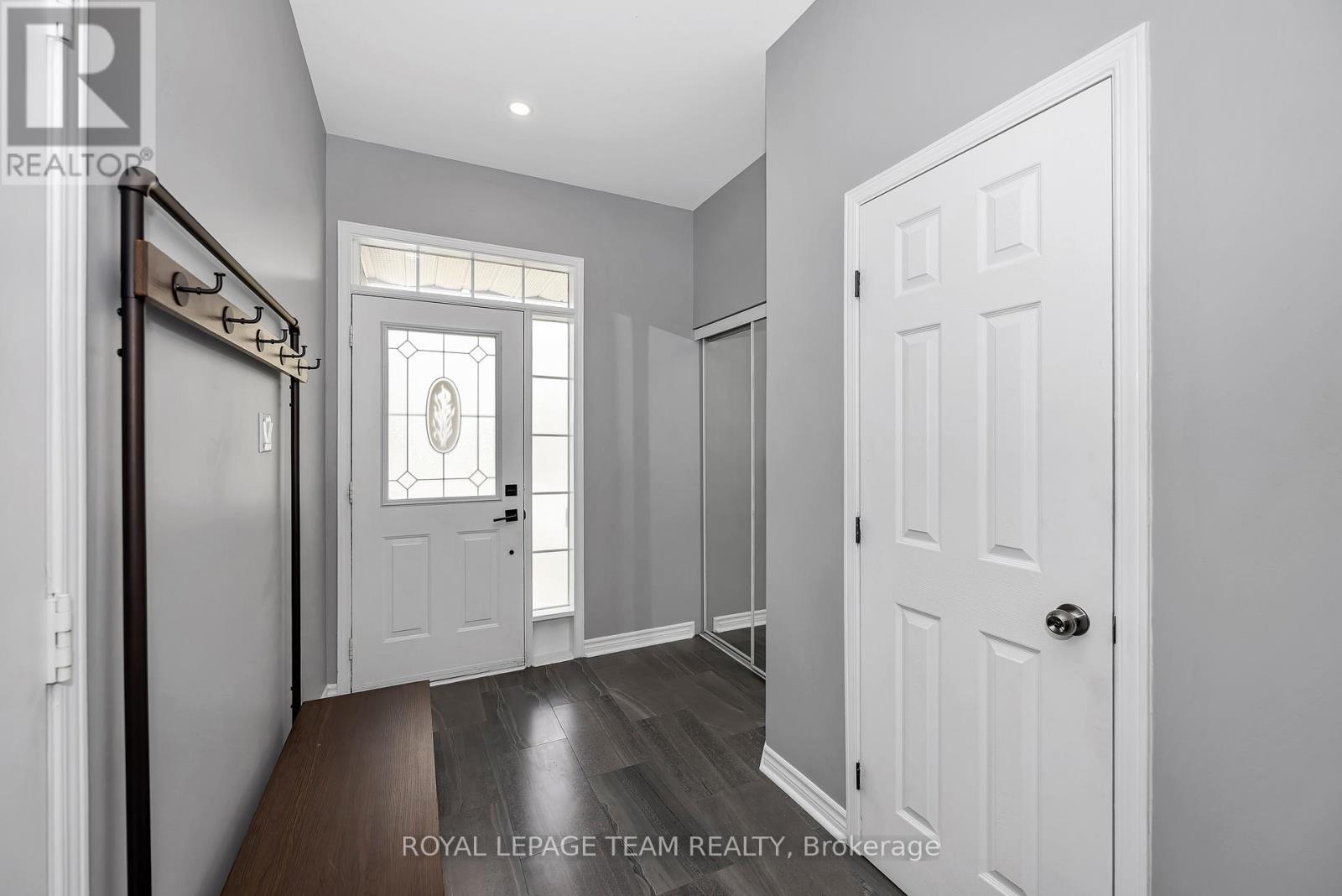 49 Chantilly Gate, Ottawa, Ontario  K2S 2B1 - Photo 5 - X13450786