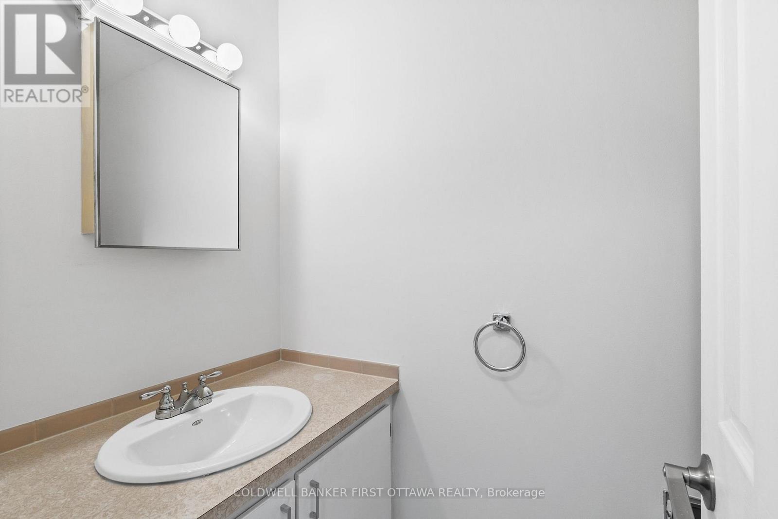 390 Cloverheath Crescent, Ottawa, Ontario  K1E 2R8 - Photo 18 - X13450882