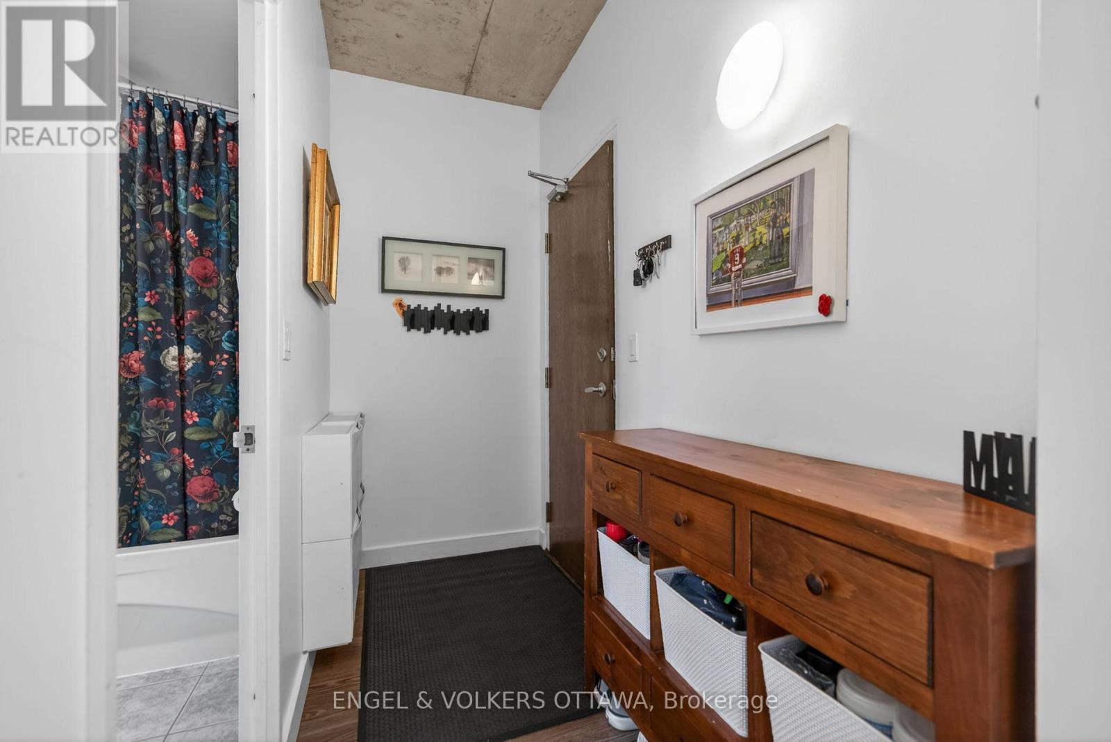704 - 383 Cumberland Street, Ottawa, Ontario  K1N 1J7 - Photo 2 - X13450972