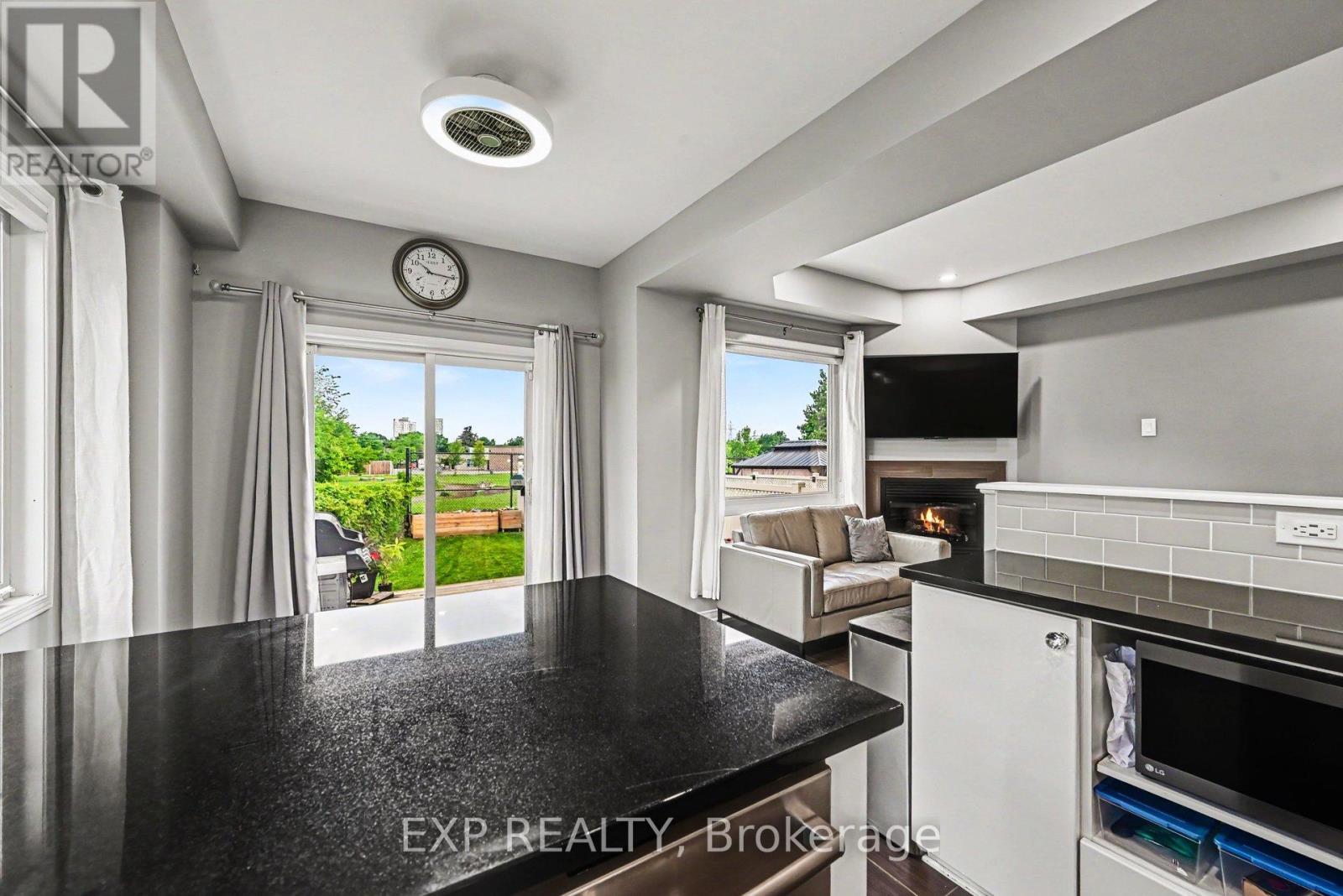 930 Torovin Private, Ottawa, Ontario  K1B 0A7 - Photo 10 - X13451144