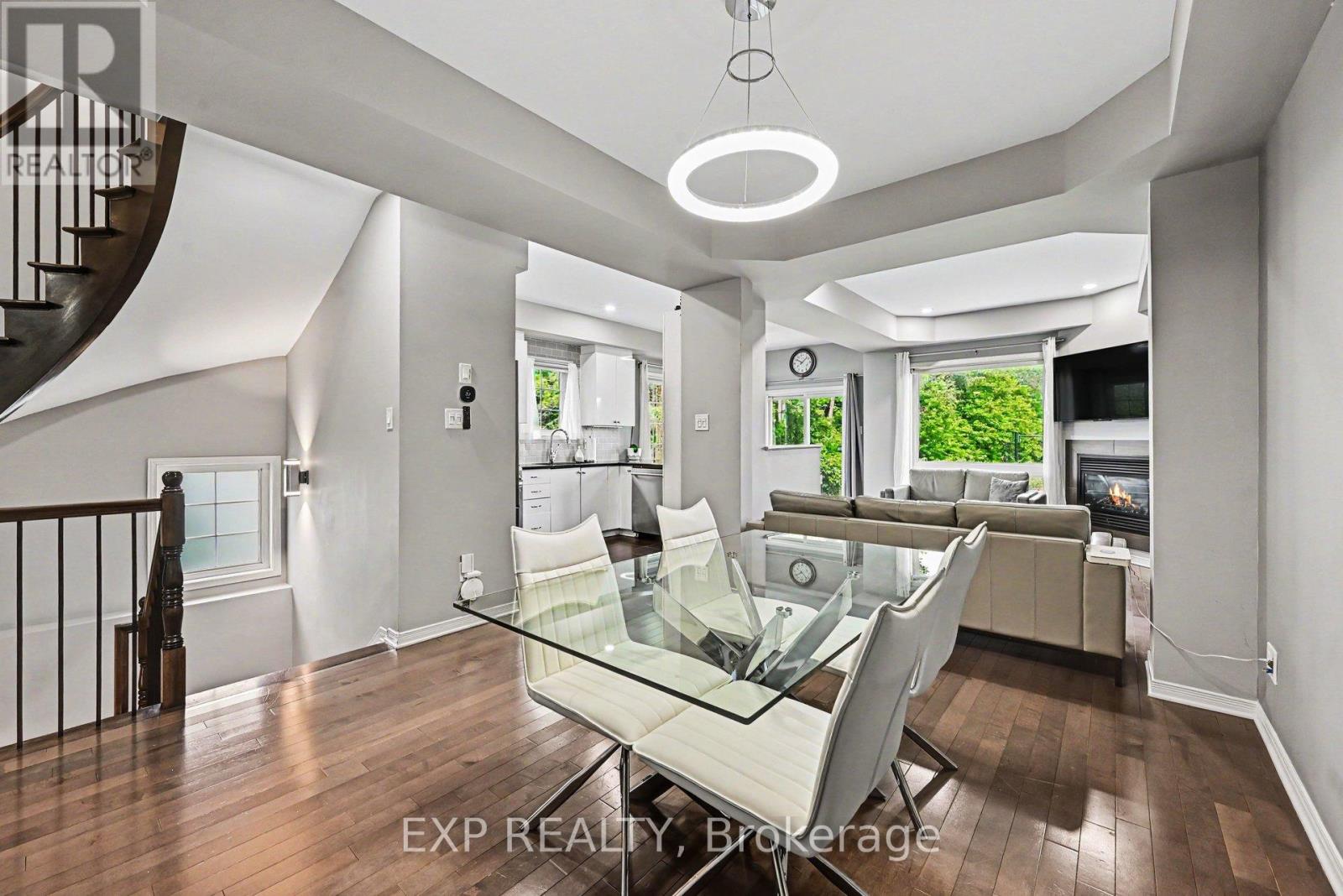 930 Torovin Private, Ottawa, Ontario  K1B 0A7 - Photo 4 - X13451144