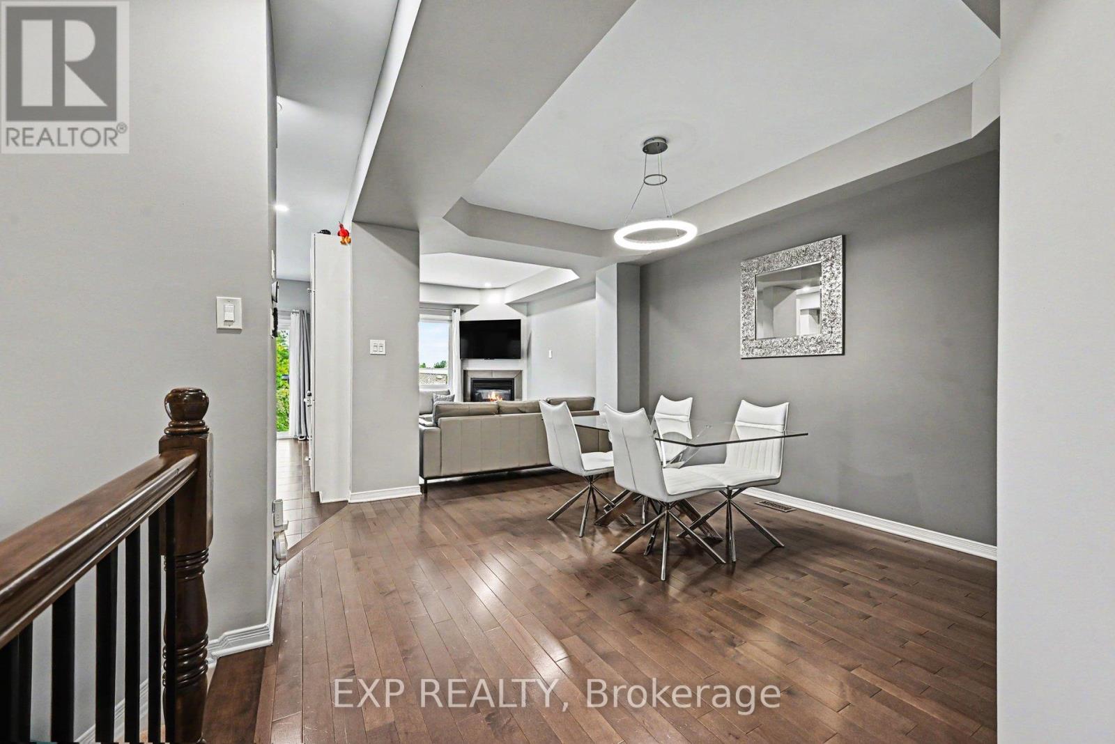 930 Torovin Private, Ottawa, Ontario  K1B 0A7 - Photo 5 - X13451144