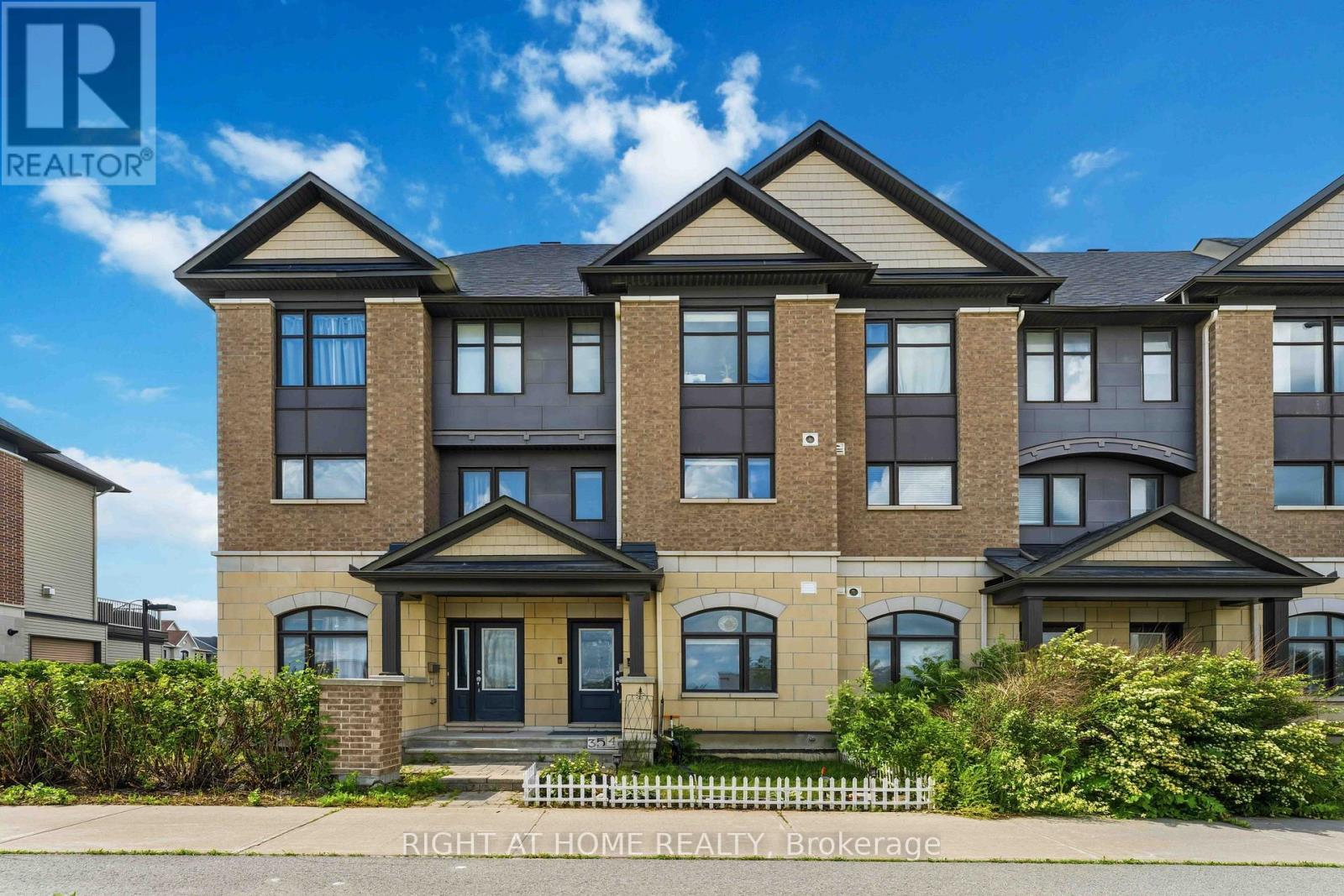 354 BRETTONWOOD RIDGE, Ottawa, Ontario