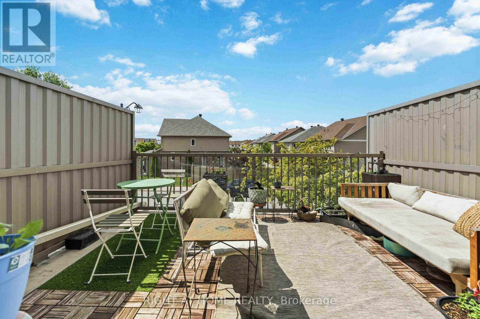 354 Brettonwood Ridge, Ottawa, Ontario  K2T 0H8 - Photo 5 - X13451164