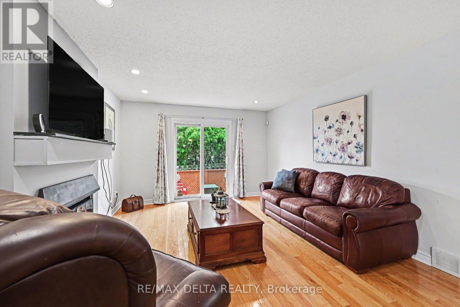 1462 Laurin Crescent, Ottawa, Ontario  K1E 3G7 - Photo 9 - X13451194