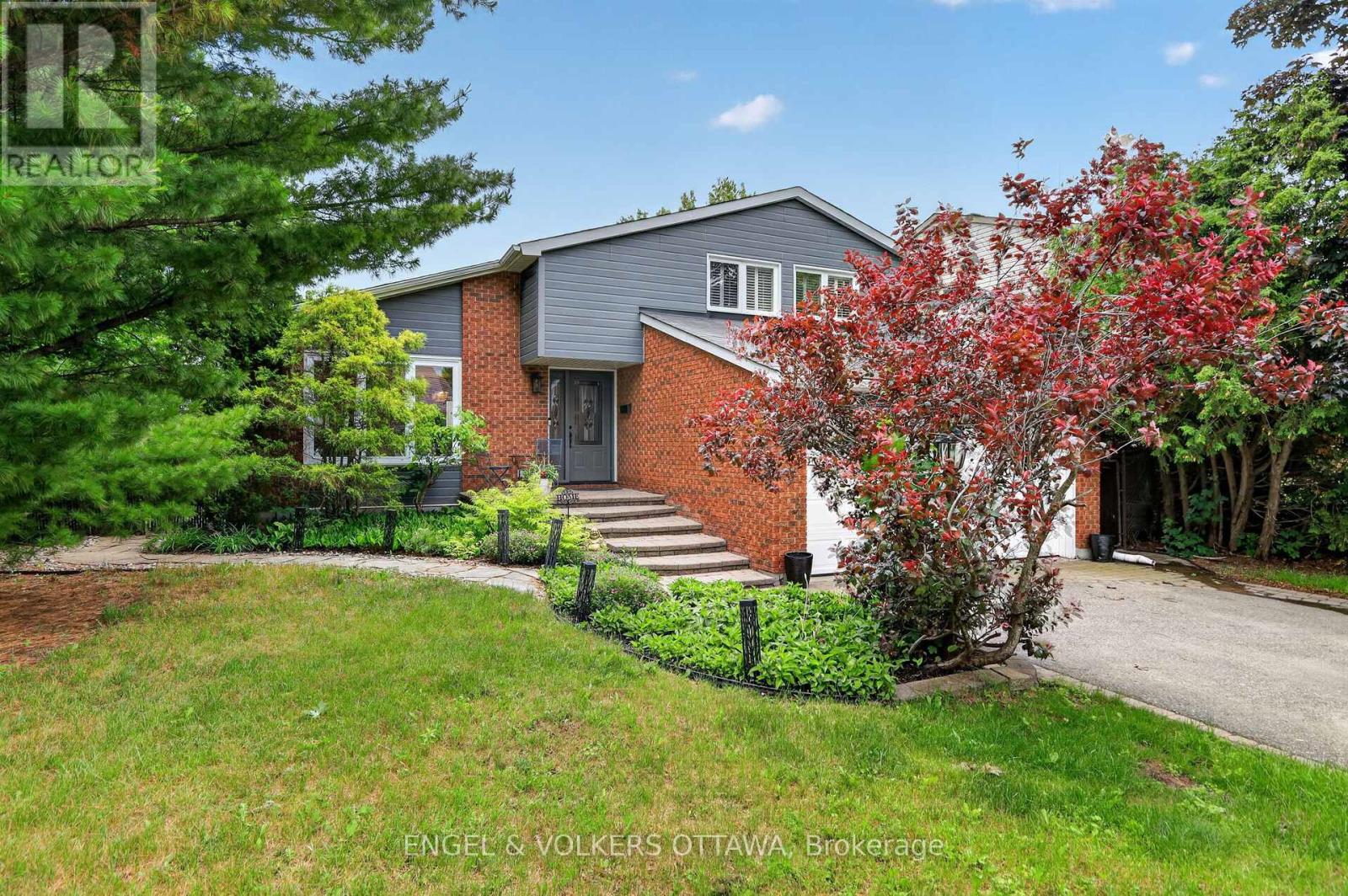 1 Blueridge Court, Ottawa, Ontario  K2J 2J3 - Photo 2 - X13451198