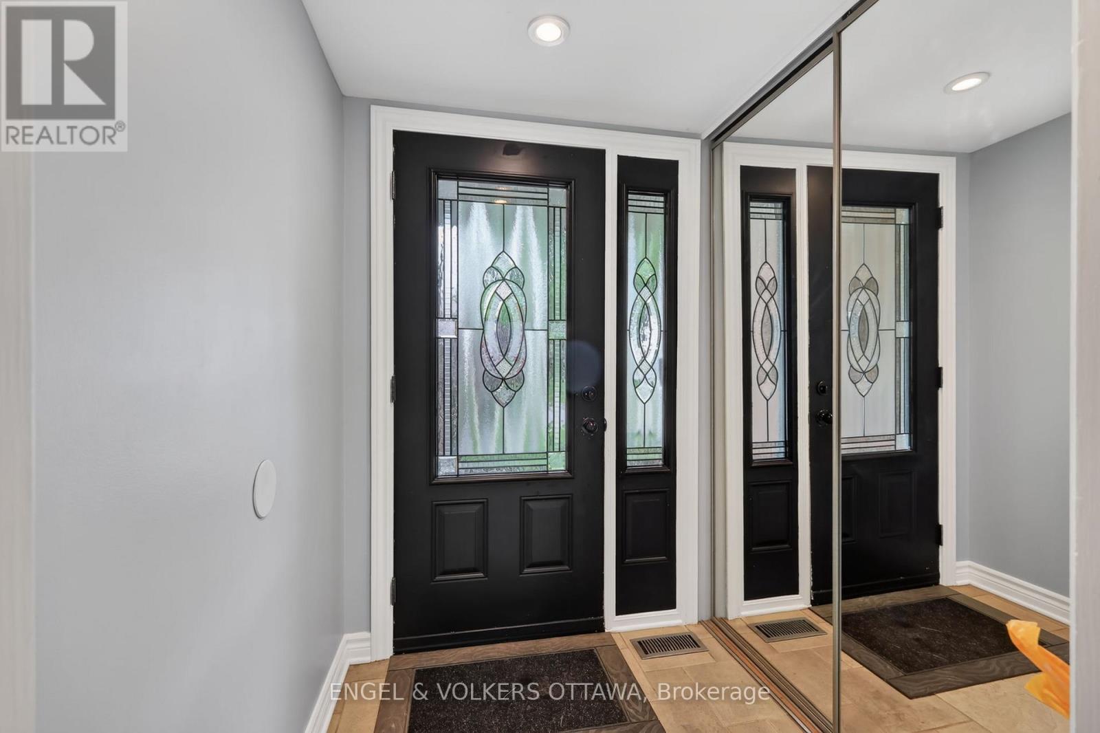 1 Blueridge Court, Ottawa, Ontario  K2J 2J3 - Photo 4 - X13451198