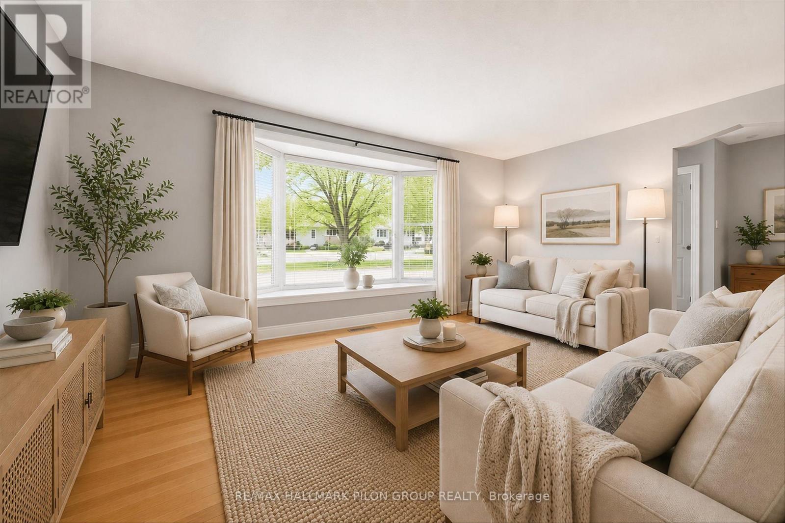962 Weston Drive, Ottawa, Ontario  K1G 1X2 - Photo 2 - X13451262