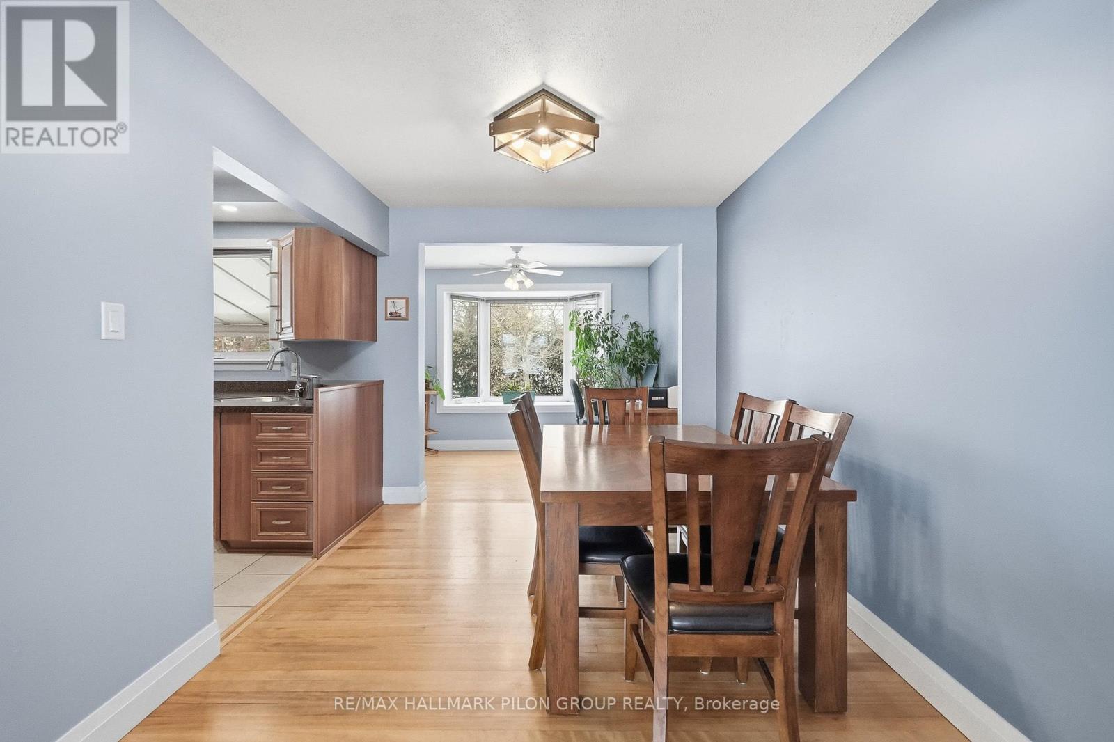 962 Weston Drive, Ottawa, Ontario  K1G 1X2 - Photo 4 - X13451262
