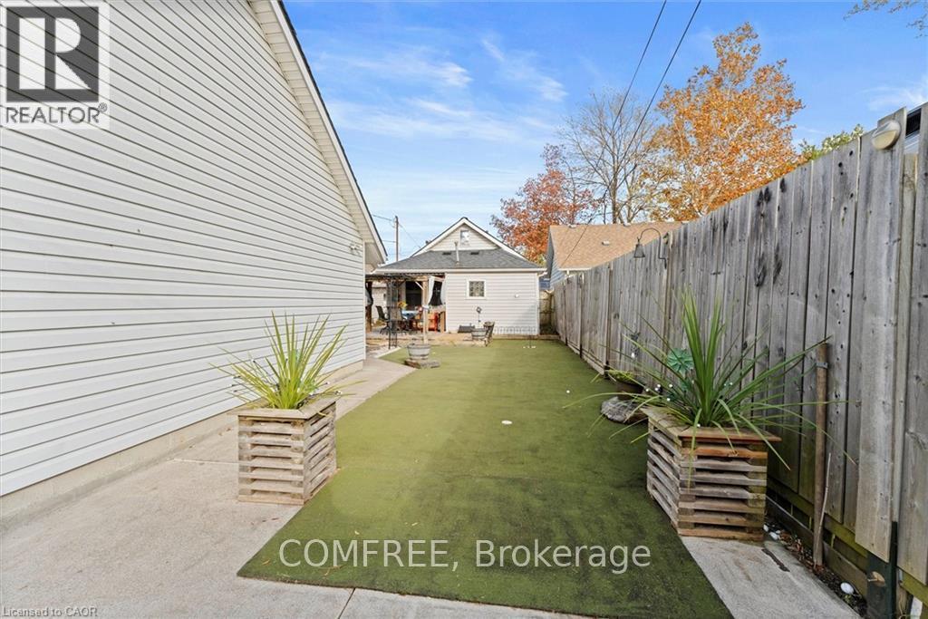 1743 St Luke Road, Windsor, Ontario  N8Y 3N7 - Photo 3 - X13451394