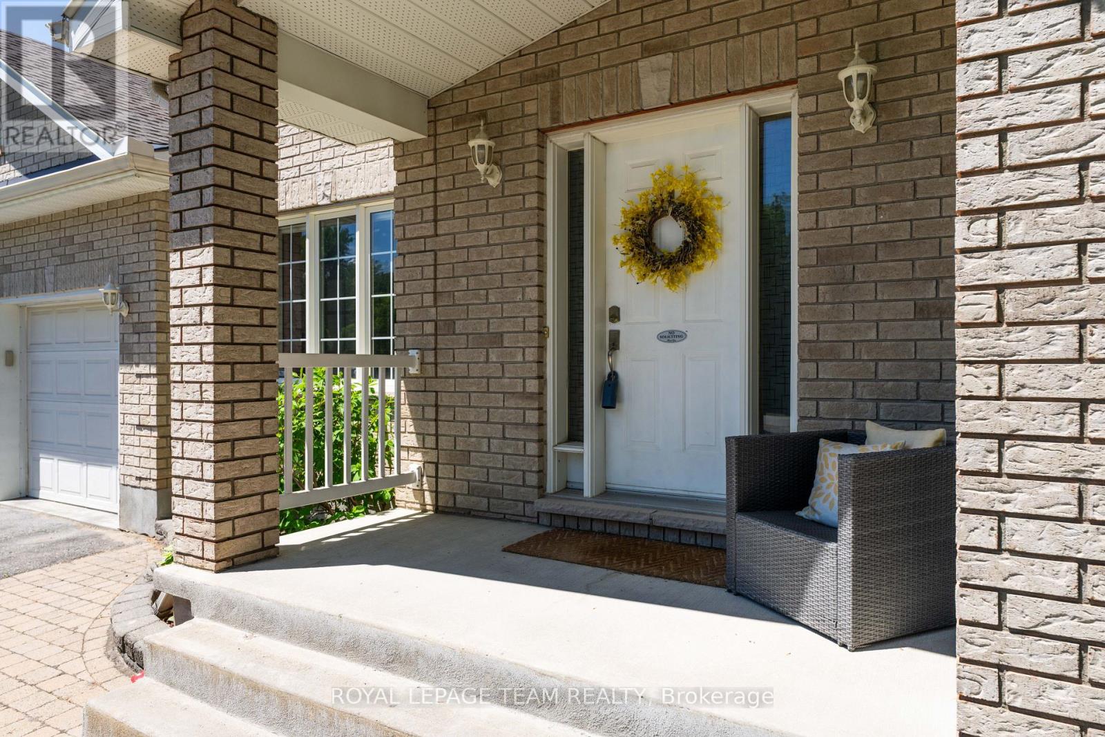 7067 Donwel Drive, Ottawa, Ontario  K4P 1M7 - Photo 3 - X13451726