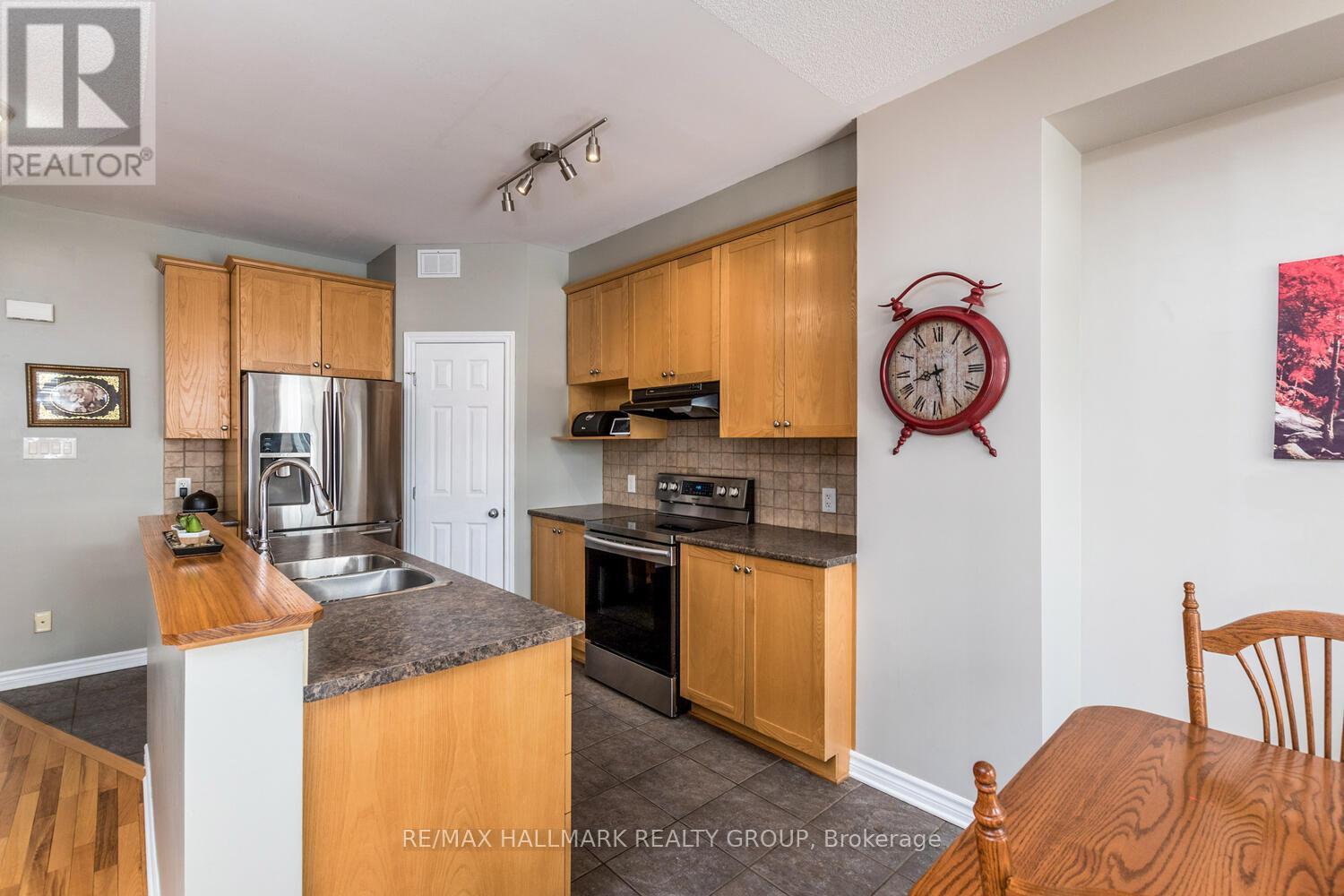 266 Horseshoe Crescent, Ottawa, Ontario  K2S 0B7 - Photo 10 - X13451890