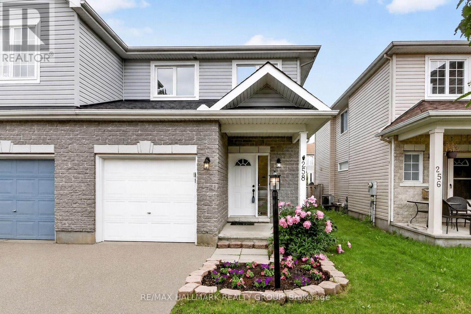 258 DEERFOX DRIVE, Ottawa, Ontario