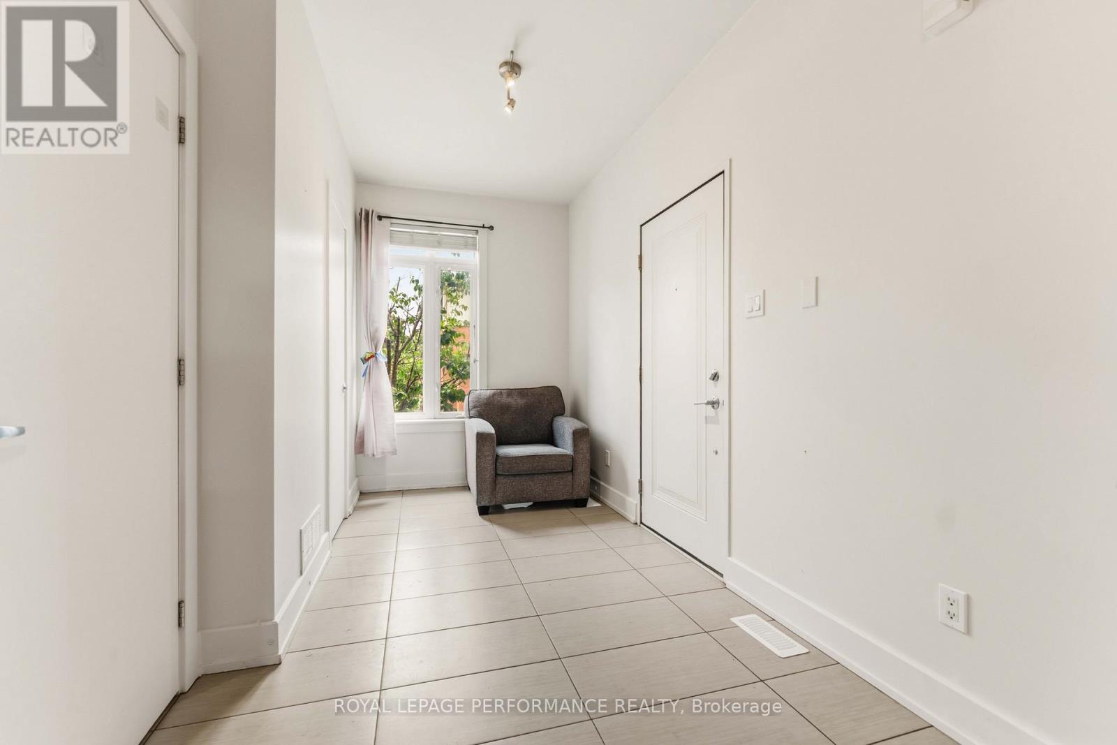 35 - 22 Bergeron Private, Ottawa, Ontario  K1C 0C2 - Photo 4 - X13452410