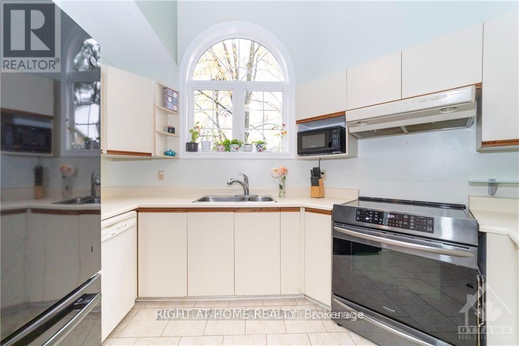 2982 Richmond Road, Ottawa, Ontario  K2B 6S7 - Photo 11 - X13452488