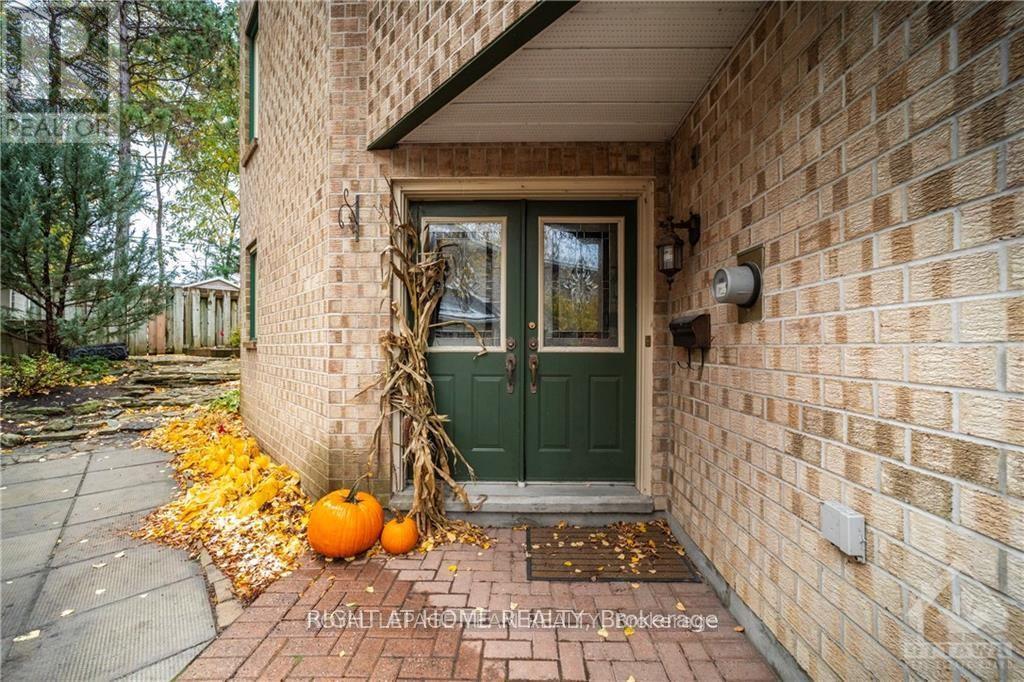 2982 Richmond Road, Ottawa, Ontario  K2B 6S7 - Photo 3 - X13452488