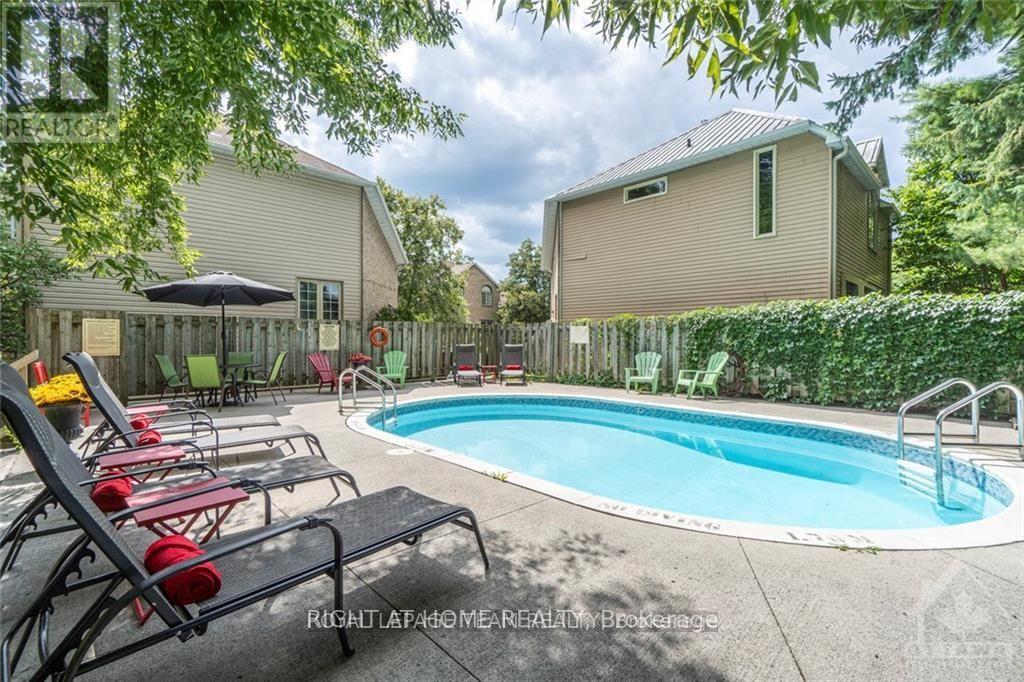 2982 Richmond Road, Ottawa, Ontario  K2B 6S7 - Photo 4 - X13452488
