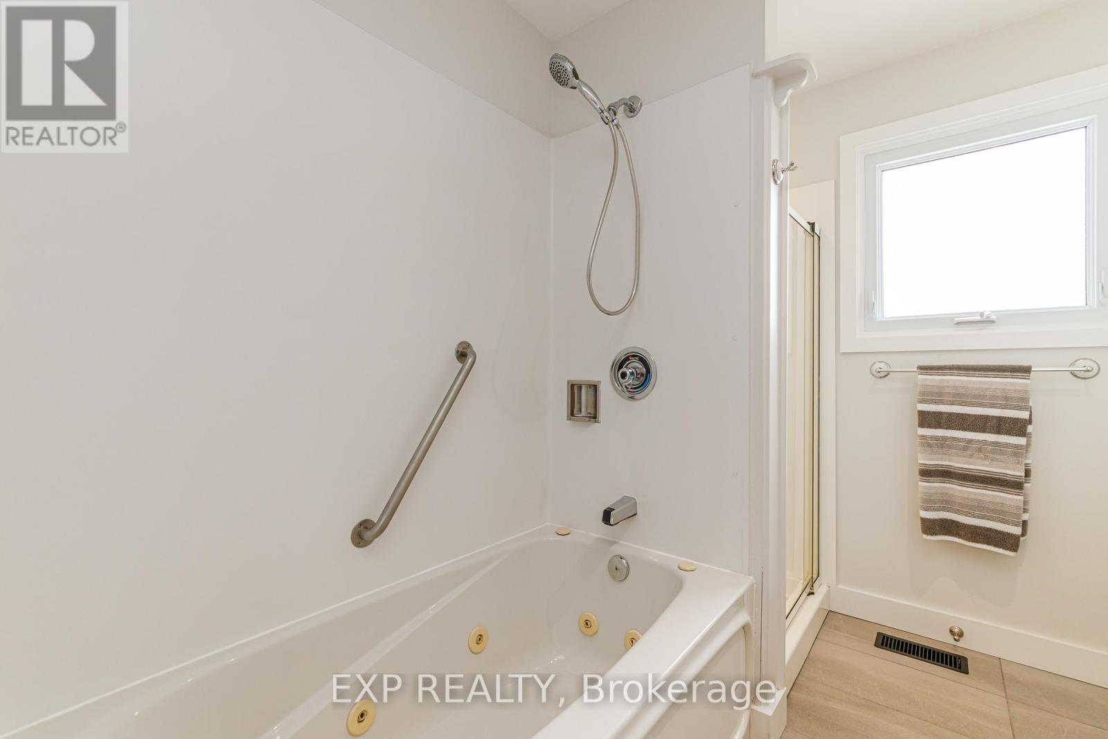 1642 Valmarie Avenue, Ottawa, Ontario  K2C 1W1 - Photo 20 - X13452902