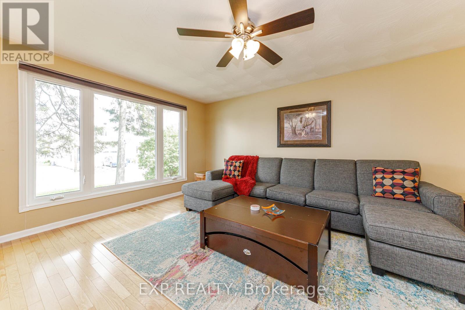 1642 Valmarie Avenue, Ottawa, Ontario  K2C 1W1 - Photo 3 - X13452902
