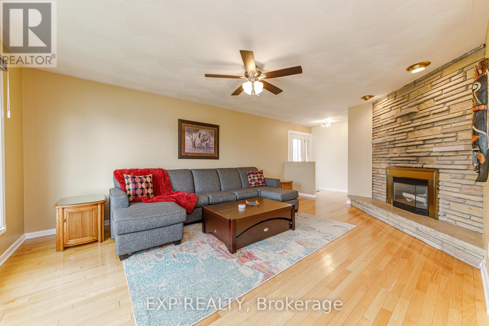 1642 Valmarie Avenue, Ottawa, Ontario  K2C 1W1 - Photo 4 - X13452902