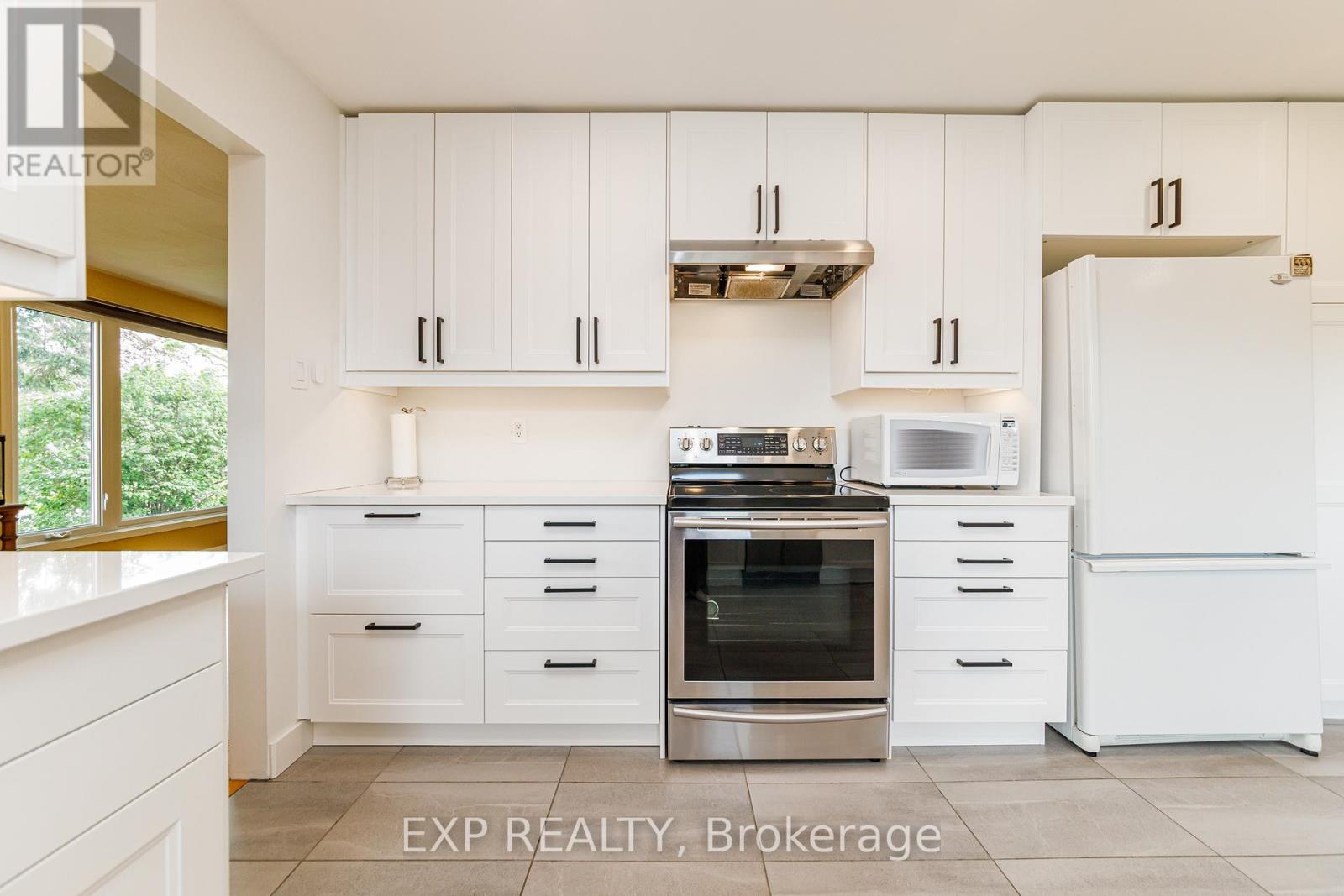 1642 Valmarie Avenue, Ottawa, Ontario  K2C 1W1 - Photo 8 - X13452902