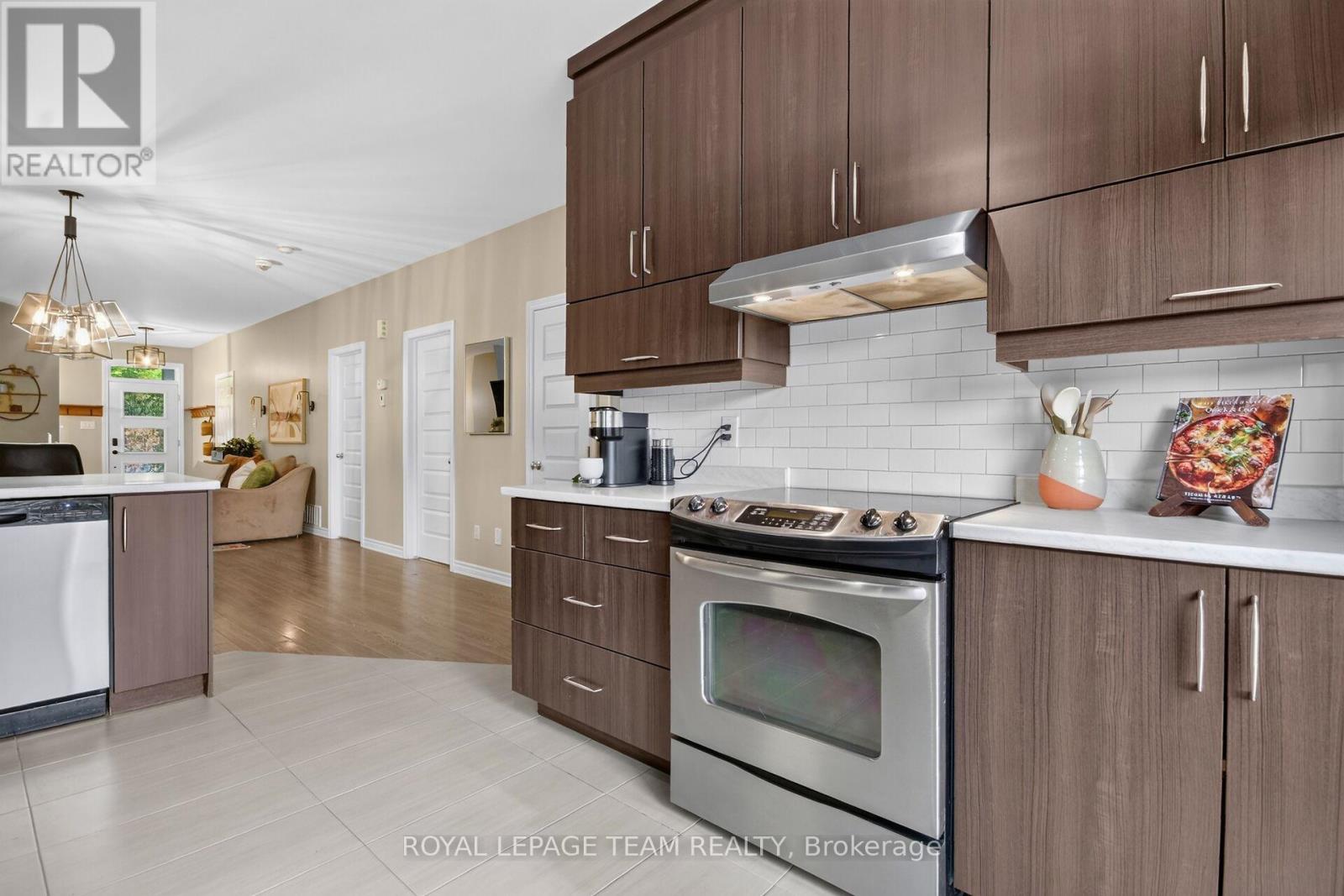 143 St Malo Place, Russell, Ontario  K0A 1W0 - Photo 11 - X13452970