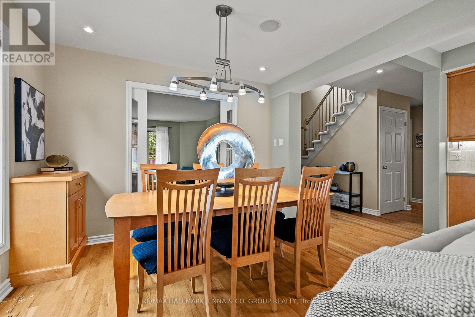 70 Huntersfield Drive, Ottawa, Ontario  K1T 3L7 - Photo 8 - X13453188