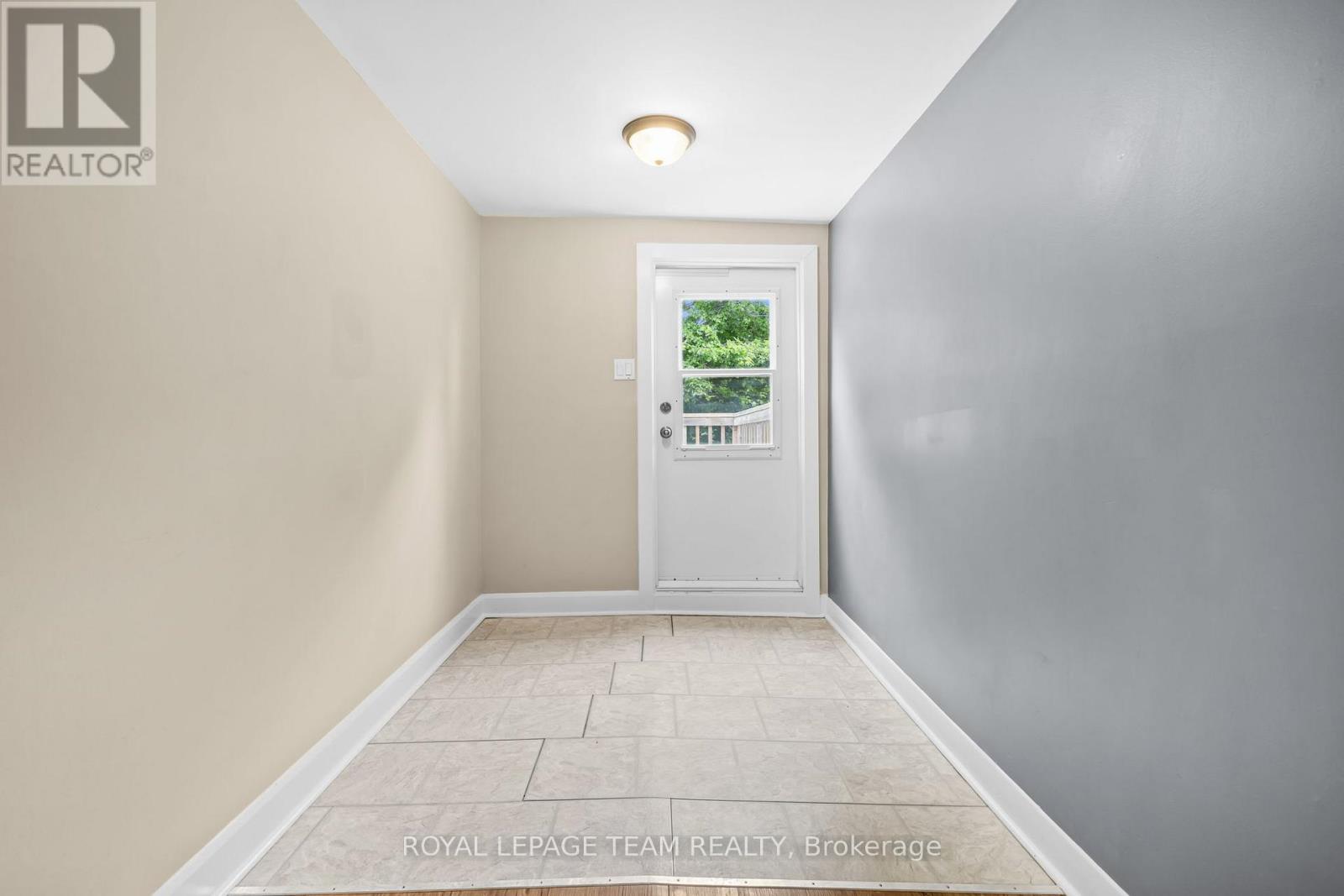 Upper Unit - 5432 Old Richmond Road, Ottawa, Ontario  K2R 1G7 - Photo 4 - X13453364