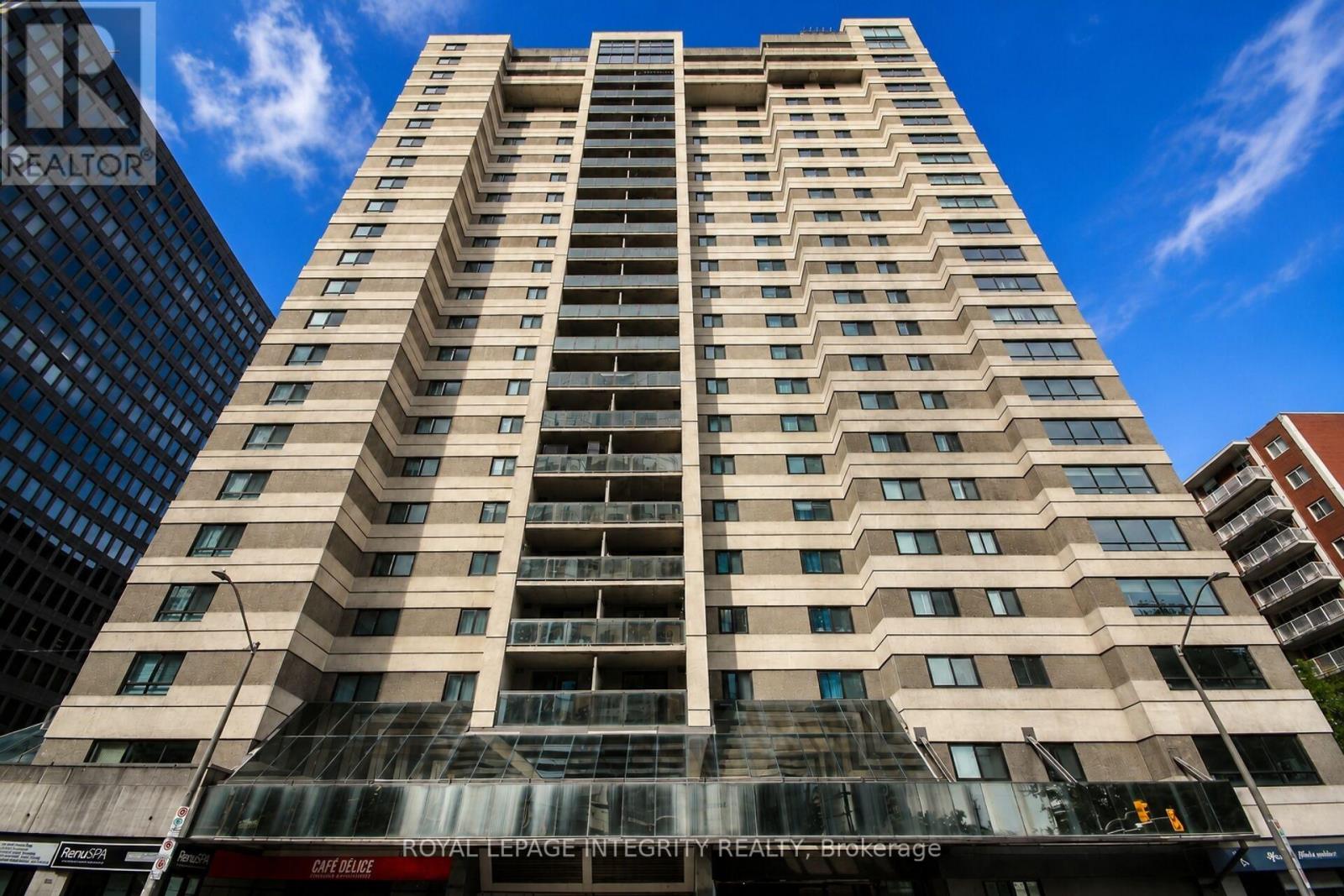 1702 - 199 Kent Street, Ottawa, Ontario  K2P 2K8 - Photo 2 - X13453478