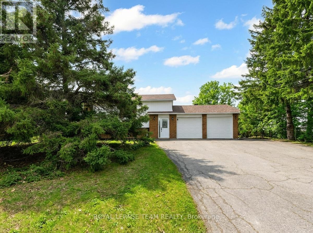 1386 JOHNSTON DRIVE, Ottawa, Ontario