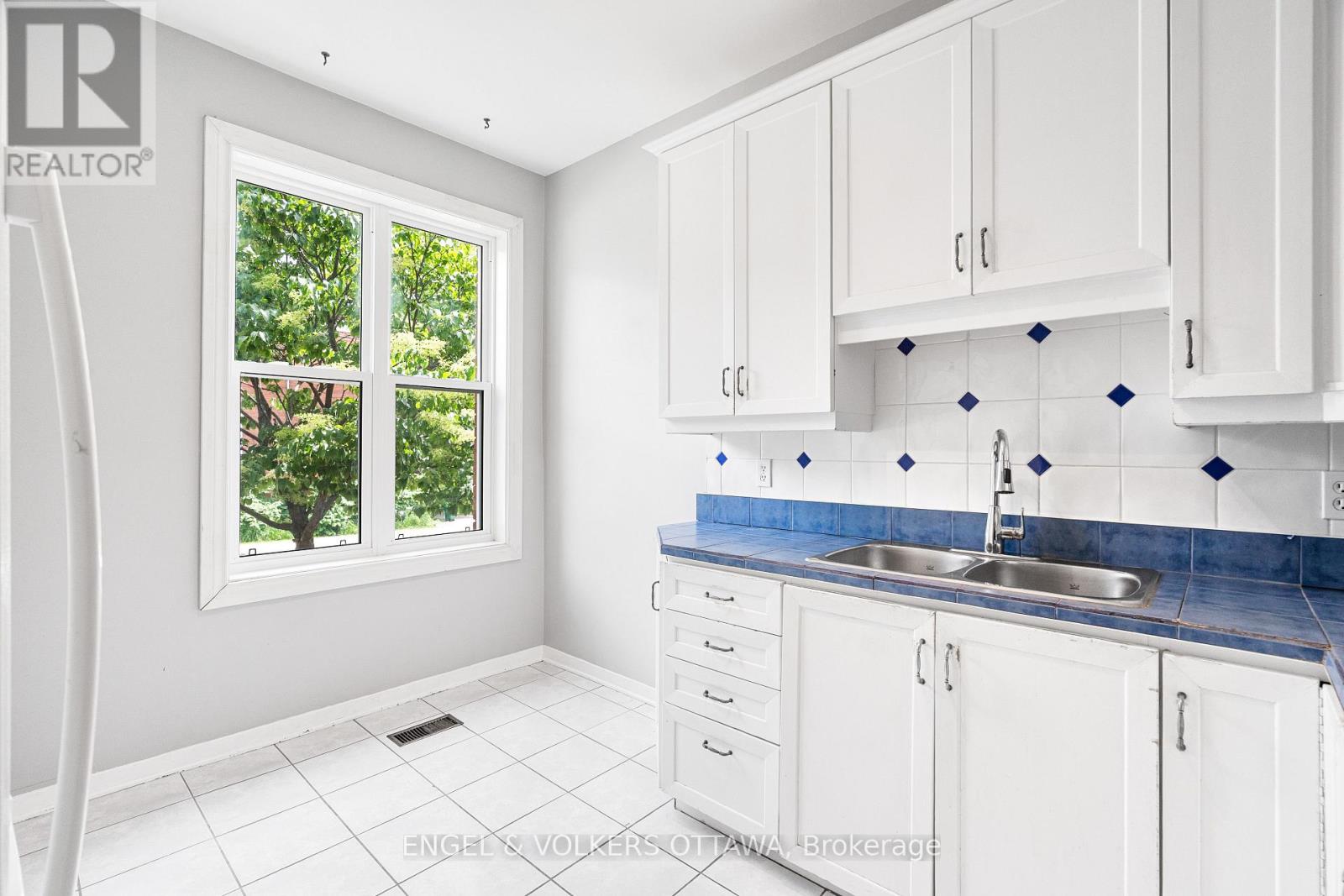 293 Somerset Street E, Ottawa, Ontario  K1N 6V9 - Photo 10 - X13453542