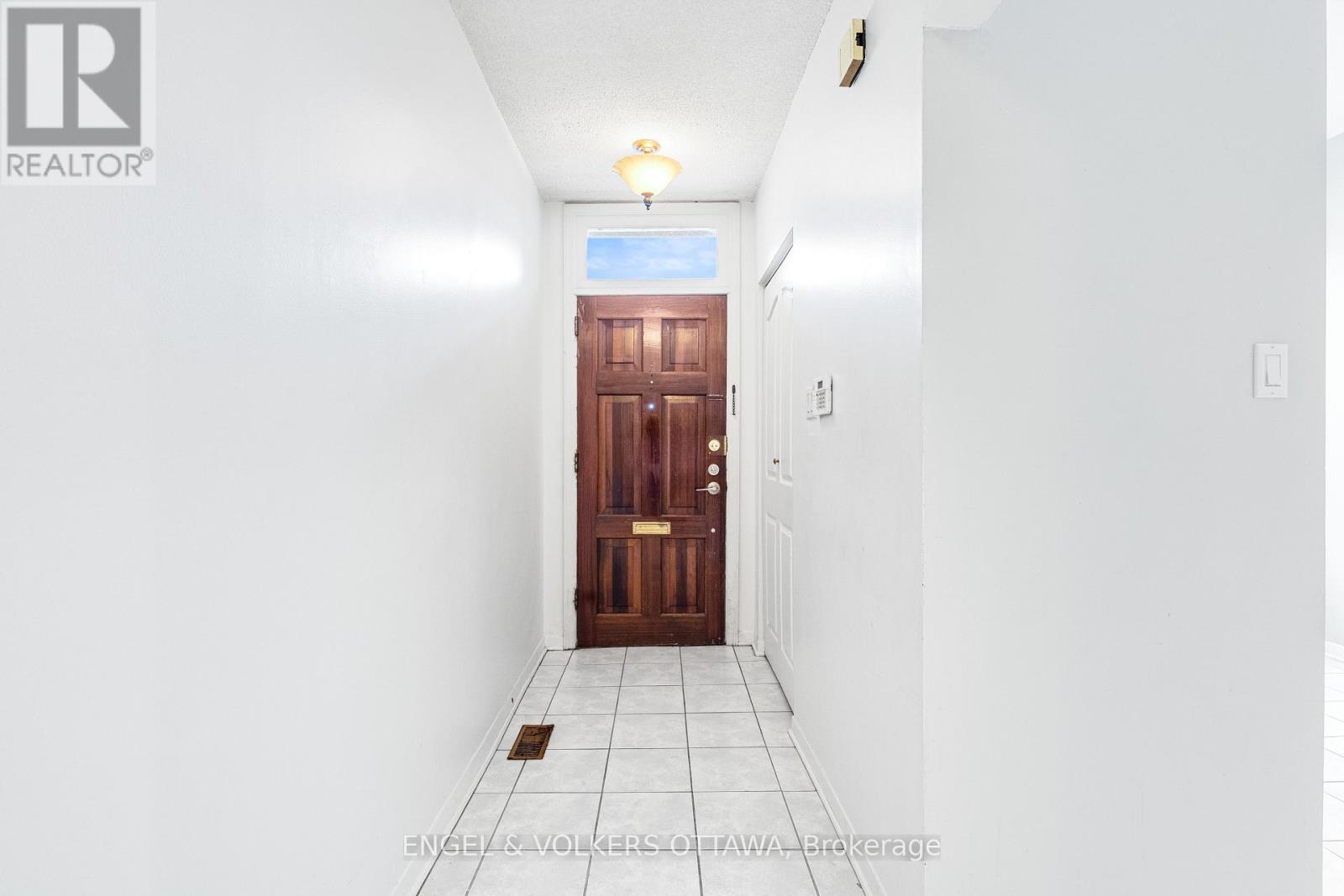 293 Somerset Street E, Ottawa, Ontario  K1N 6V9 - Photo 5 - X13453542
