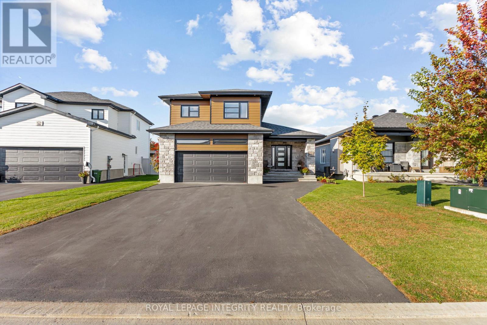 204 HYBRID STREET, Russell, Ontario